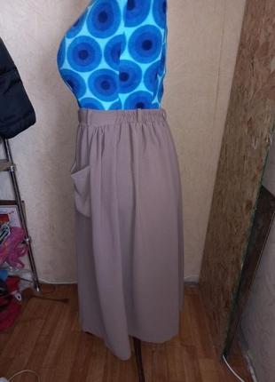 Новая бежевая юбка миди с накладными карманами 48 размер2 фото