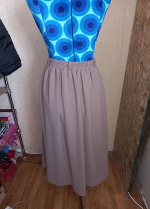 Новая бежевая юбка миди с накладными карманами 48 размер3 фото