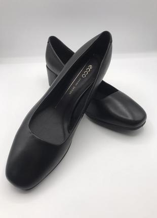 Оригінальні туфлі жіночі tall ecco
