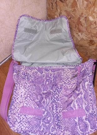 Расширяемая сумка-мессенджер kipling, розовая, белая, фиолетовая, со змеиным3 фото