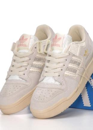 Женские кроссовки adidas forum low beige