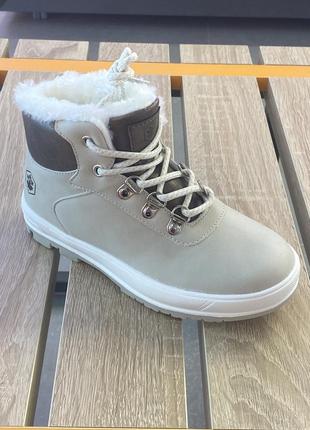 Зимние ботинки для девочки