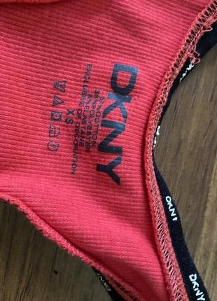 Яскравий топ в рубчик