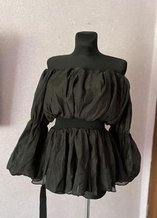 Новая черная объемная блузка