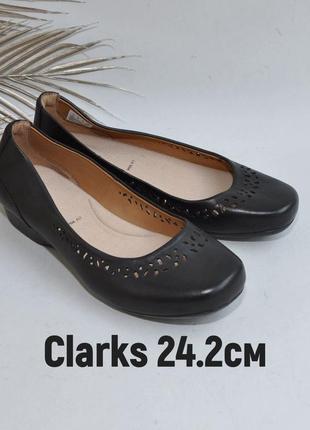 Нові шкіряні балетки clarks1 фото