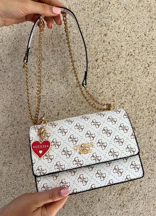 Сумка guess heart сердечками с брелком