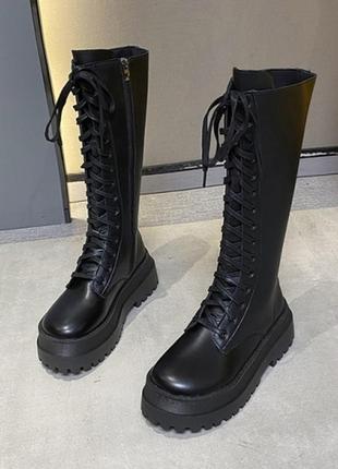 Высокие черные сапоги берцы с шнуровкой