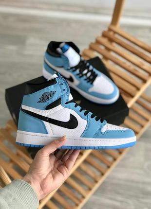 Кроссовки nike air jordan 1. цвет синий с белым и черным.2 фото