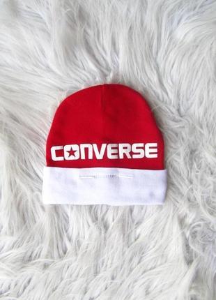 Стильная шапка converse