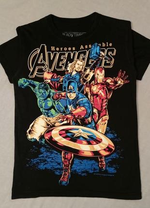 Неповторна футболка з принтом "месники" (the avengers)