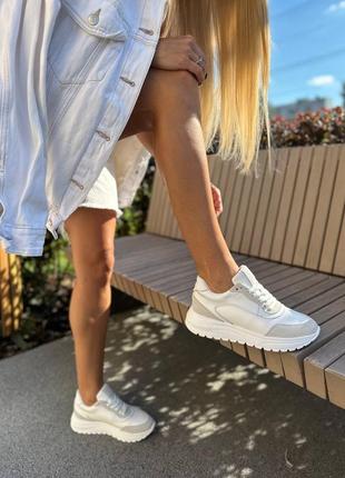 Стильні білі кросівки жіночі весняно-осінні,на товстій підошві,демісезон,шкіряні/шкіра-жіноче взуття7 фото