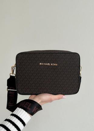 Женская кожаная сумка michael kors crossbody коричневая 24*16*61 фото