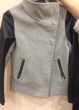 Стильне пальтечка з шкіряними вставками 😻