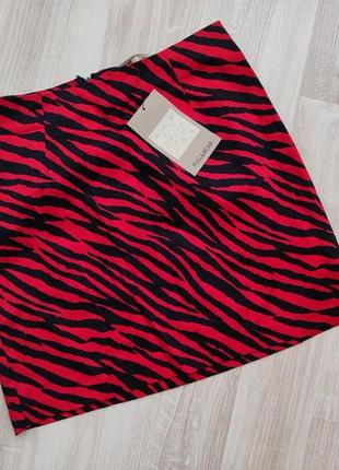 Бавовняна міні спідниця pull&bear з анімалістичним принтом зебра червона чорна7 фото