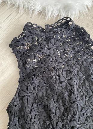 Коктейльна брендова вечірня сукня міді чорна з підкладом з мережива від бренду boohoo4 фото