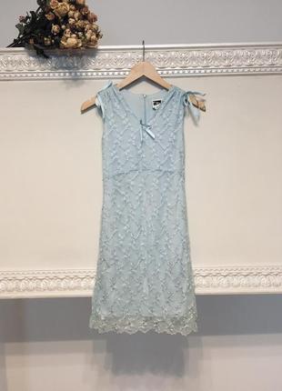 Очень красивое, нежное, голубое платье на девочку