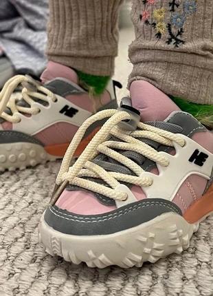 Дитячі кросівки для дівчинки