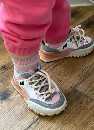 Дитячі кросівки для дівчинки