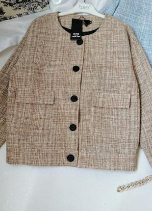 Стильный жаккардовый пиджак блейзер куртка из фактурной ткани с карманами3 фото
