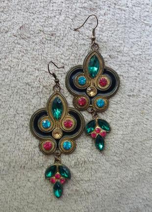 Яркие серьги