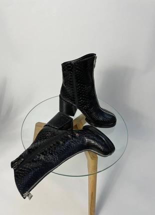Ботинки из натуральной итальянской кожи и замши женские на каблуке7 фото