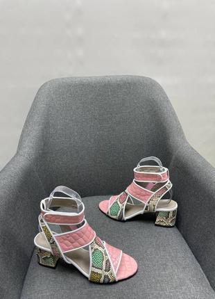 Эксклюзивные босоножки из итальянской кожи и замши женские на каблуке4 фото