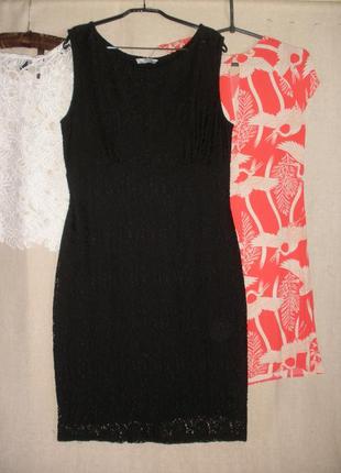 Ажурное черное по фигуре платье из эластичного кружева