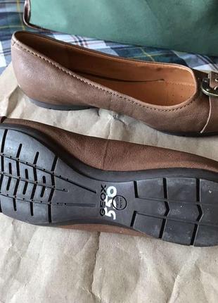 Женские кожаные  туфли geox на низком ходу. размер 404 фото