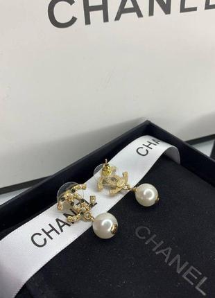 Брендові сережки гвоздик із логотипом позолоту перлів циркій6 фото