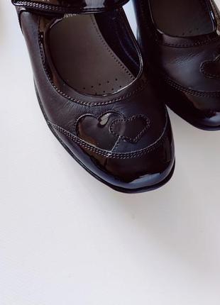 Шкіряні фірмові туфлі на низькому ходу  артикул: 168622 фото