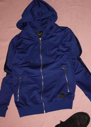 Синяя кофта олимпийка