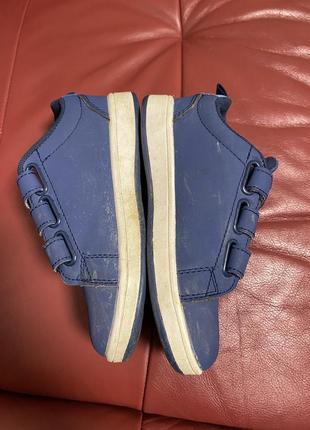 Детские удобные кроссовки