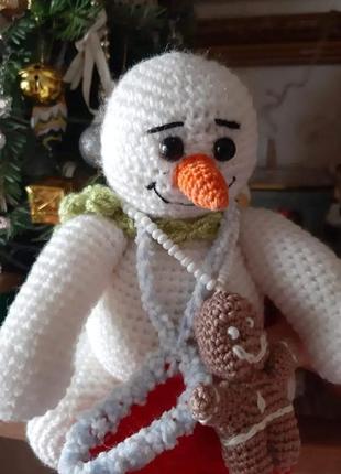 Вязаный снеговик. ручная работа.