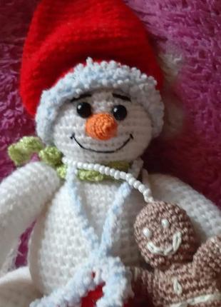 Вязаный снеговик. ручная работа.