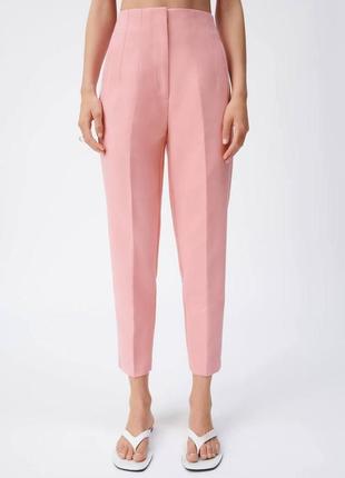 Розовые брюки на очень высокой посадке zara