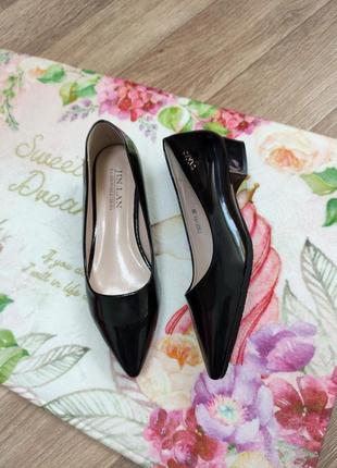 Шкільні туфлі балетки лодочки туфли