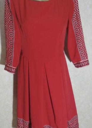 Платье с вышивкой1 фото