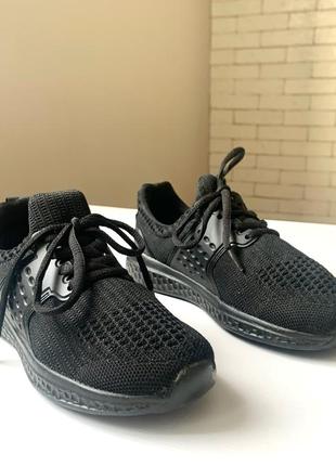 Кросівки чорні
