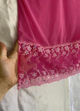 Идеальный розовый яркий кружевной сексуальный пеньюар ночнушка на тонких бретелях в сеточку сетку большого размера4 фото