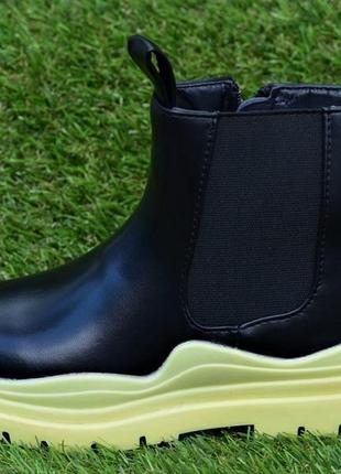 Дитячі демісезонні чоботи напівчобітки для дівчинки чорні р28-32