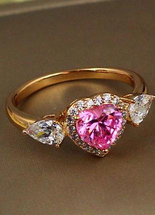 Кольцо xuping jewelry купидон с розовым камнем р 18  золотистое2 фото