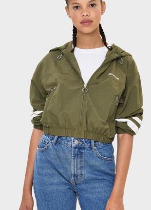 Ветровка укороченая,куртка,кроп хакки bershka s-m  р