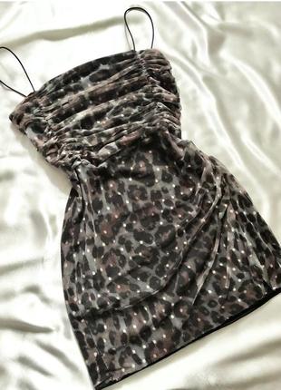 Коротка сукня від ,, boohoo,,