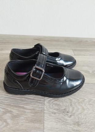 Туфлі для дівчинки 32 р., шкільні туфлі, туфлі для школи, туфельки, лаковані туфельки з пряжкою