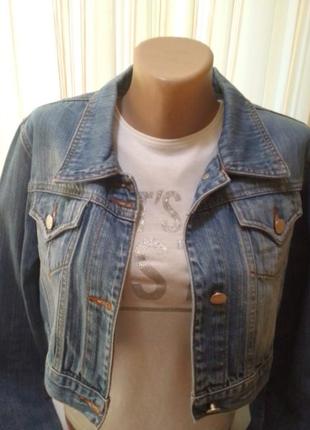 Куртка джинсова жіноча вкорочена.2 фото