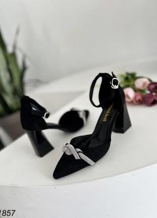 Чёрные туфли нарядные на каблуке 1857