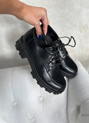 Распродажа черные очень стильные туфли - лоферы - ботинки на шнуровке10 фото
