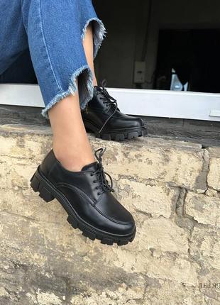 Распродажа черные очень стильные туфли - лоферы - ботинки на шнуровке8 фото
