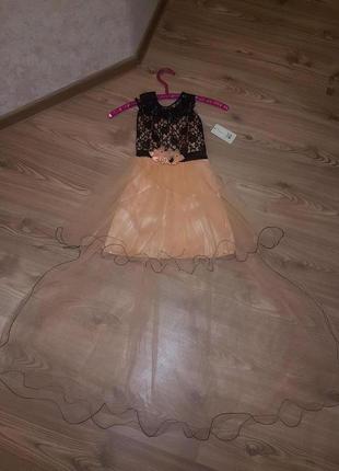 Нарядное, выпускное платье со шлейфом девочке 7-8-9 л 122-128-134 см