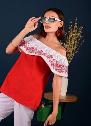 Вышитая блузка с оборкой рюшами вышиванка с открытыми плечами красная с белым лен хлопок2 фото